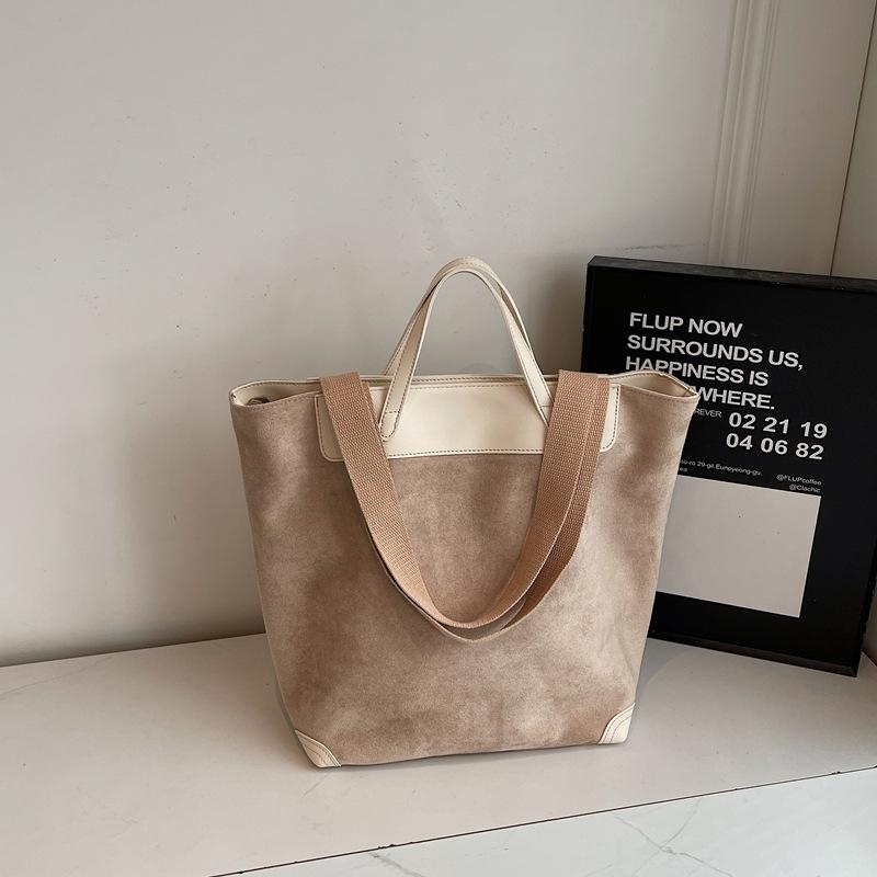 

New fashionable and versatile student messenger class simple style large capacity tote bag commuting leisure shoulder handbag хакі