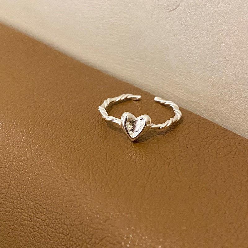 

Кольцо Retro Hammered Open Ring 2023 года — стильный дизайн для женщин, вдохновленный блогерами