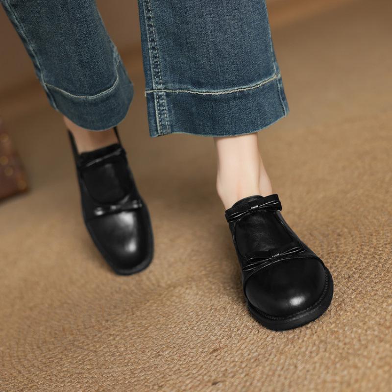 New Women's Flat Shoes Casual Solid Color Four-season Single Shoes Black Square Heel Round Head Leather Shoes One Pedal Large Size Shoes