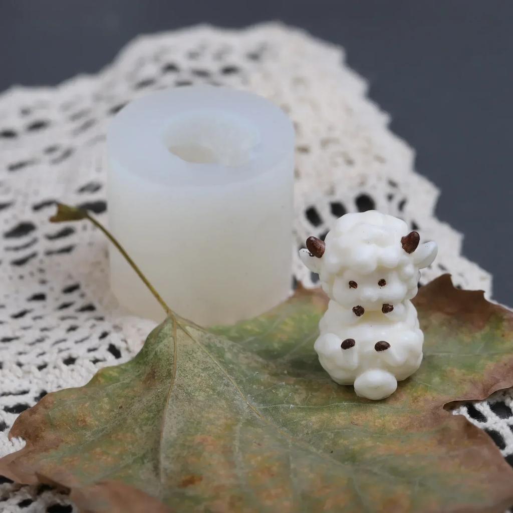 Cute Small Creative Silicone Molds Sheep Gypsum Arrangement Mold Baking DIY Fragrance Candle Cartoon Home Decoration Accessory