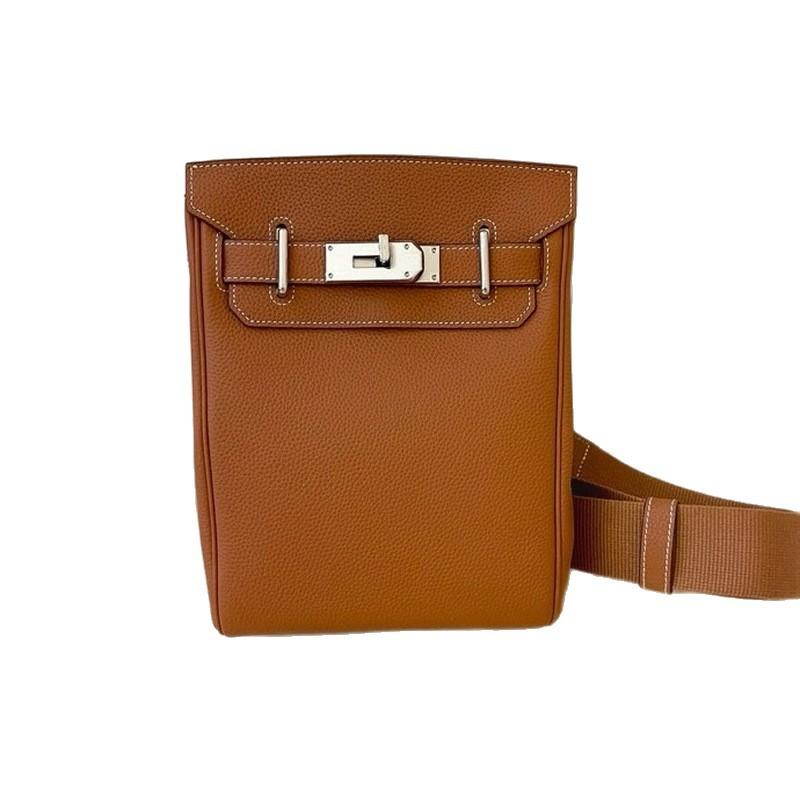 26 Neue erste Schicht Rindsleder Togo quadratische Schlüsselloch Brusttasche Unisex Leder Bauchtasche schräg über Körper tragbare Umhängetasche modisch Rücken