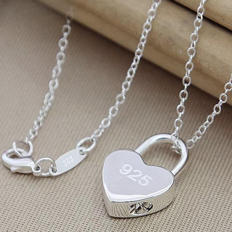 A square/heart shaped lock pendant necklace, suitable for women's wedding engagement daily gift heart shaped lock pendant necklace