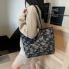 New Large-capacity Tote Bag Versatile High-end Sense Portable Women's Bag Fashion Niche Single Shoulder Satchel G