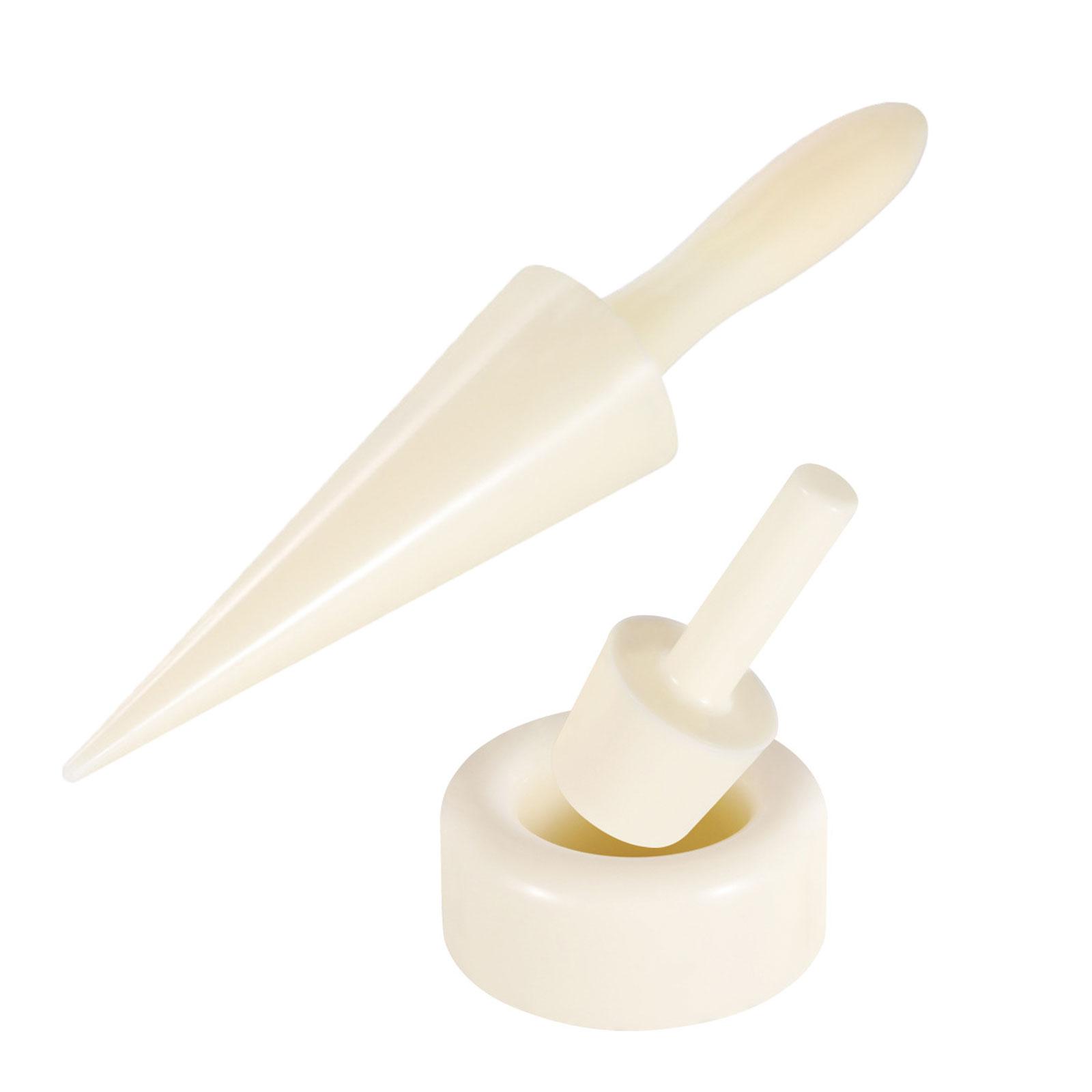 

Многоразовая форма для вафельных рожков с эргономичной ручкой для получения стабильно хрустящей оболочки. Идеально подходит для домашней выпечки и подарков.