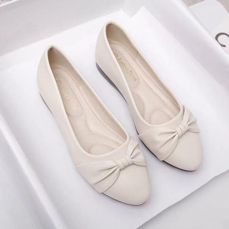 New Flat Shoes for Middle-aged and Elderly Women with A Shallow Mouth