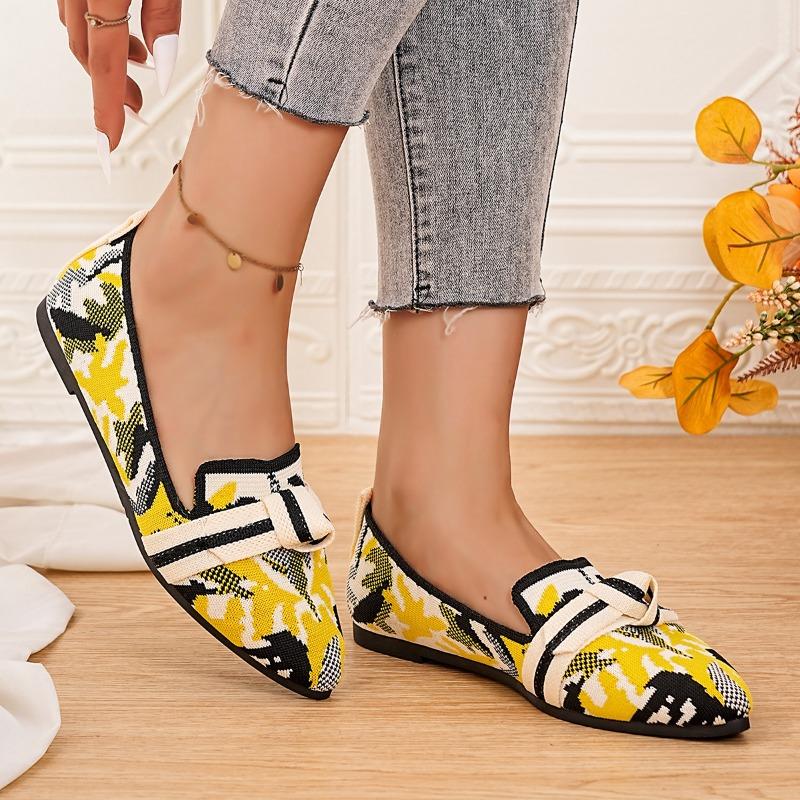 A New Low-top Casual Pointed-toe Shoe for Women Wearing Lazy Single Shoes