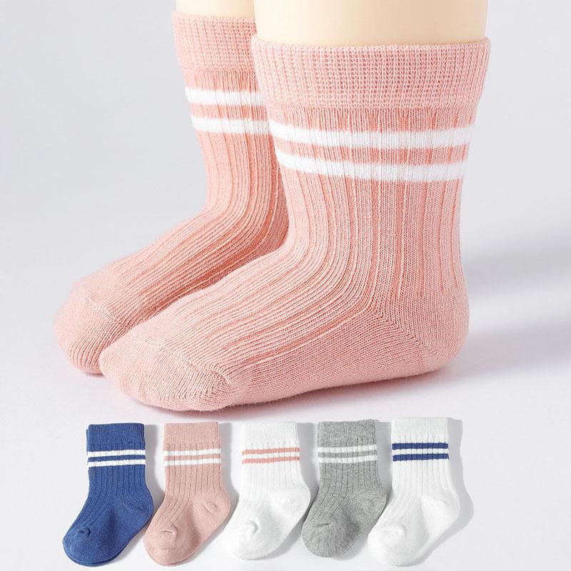 5 Paar/Los Babysocken College-Stil Jungen und Mädchen Gestreifte Mittelschaftsocken Lässige Kinder Sports Baumwollsocke