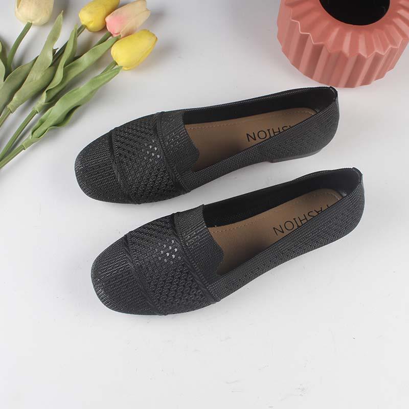 Yuzhihao Women s Summer Slip-On Flats: Stylish Closed-Toe, Flat-Heeled Sandals for Outdoor Wear Size 38