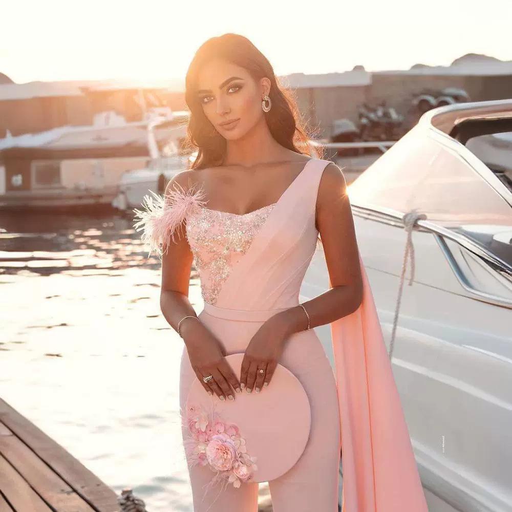 Nové evropské a americké peříčkové trubkové top sexy módní párty overal.