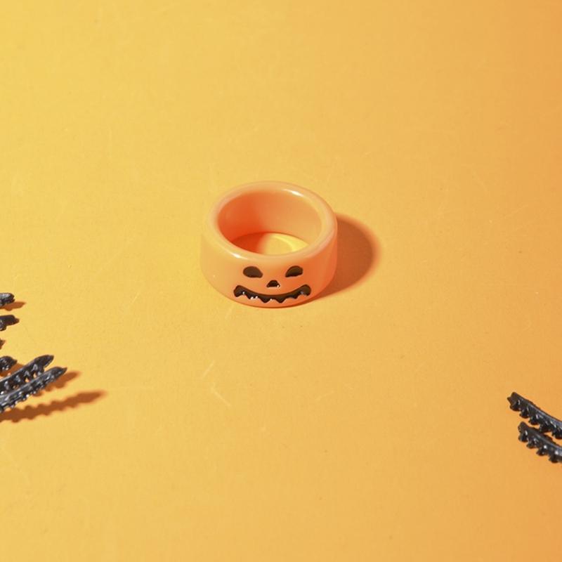 Fashion Lightweight Rings Bat Specter Pumpkin Stacking Rings Big-eyed Crystal Exaggerated Rings Suitable for Ladies