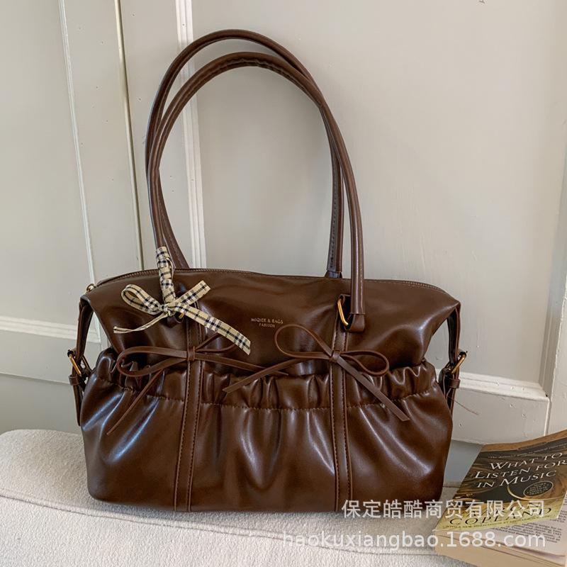 Casual versatile niche pleated bag women's 2025 new fashion shoulder underarm bag commuter tote bucket bag