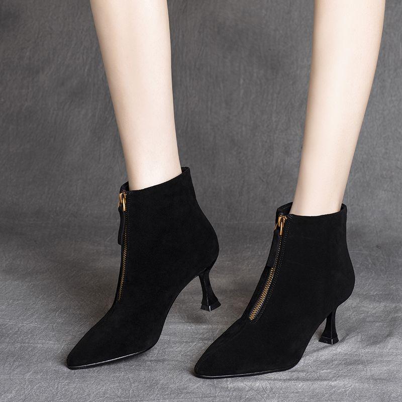 

Женские матовые замшевые ботильоны с передней молнией - Коллекция Весна/Осень 2025, варианты на шпильке и среднем каблуке, натуральная мягкая кожа. 40