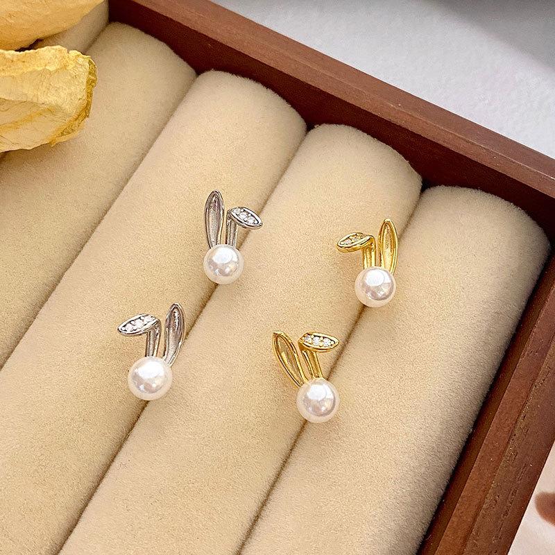 

New Style of Pearl Earrings and Rabbit Earrings for Best Friends