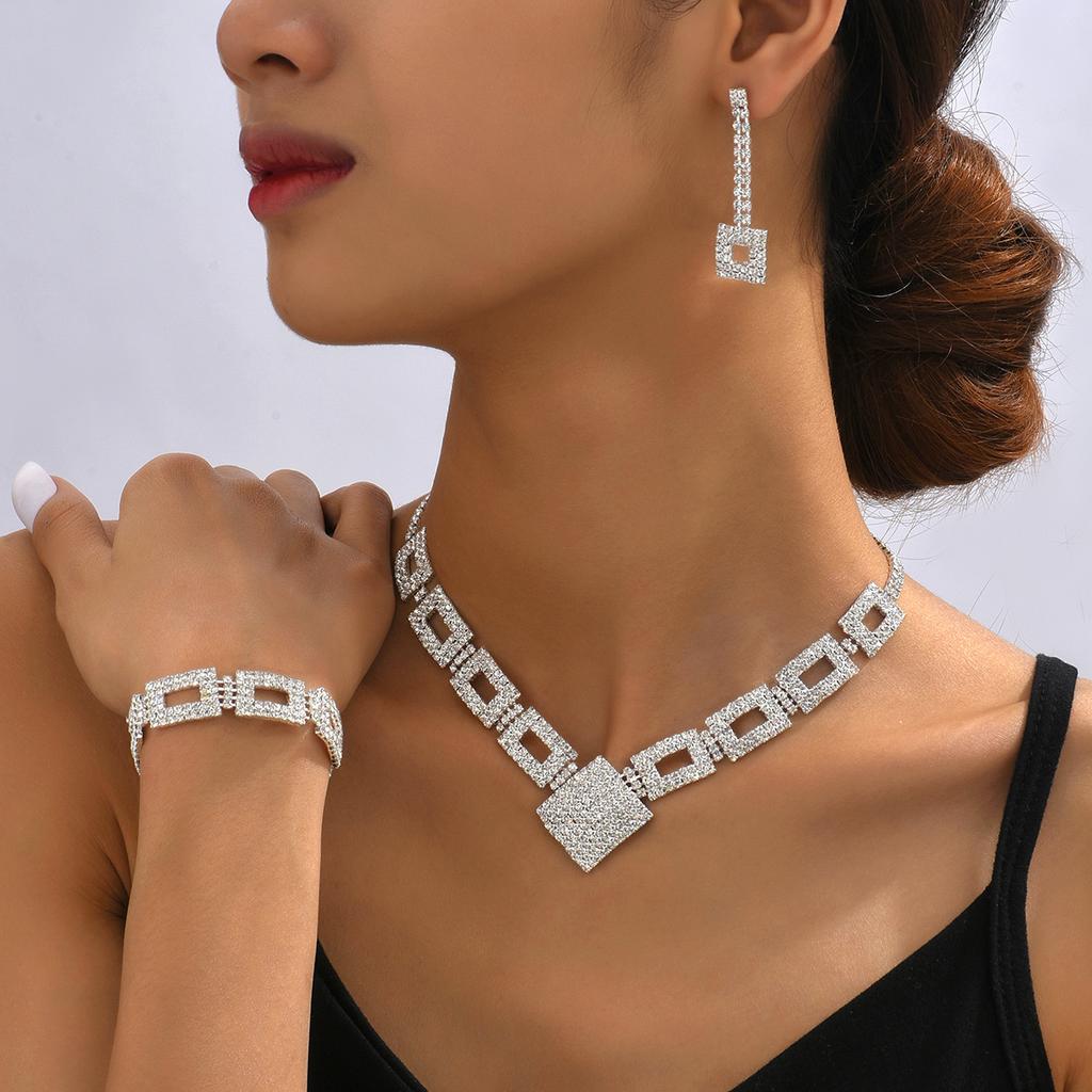 Jewelry Set High-end Full Diamond Three-piece Necklace Earrings Bracelet Dinner Dress Jewelry Accessories.