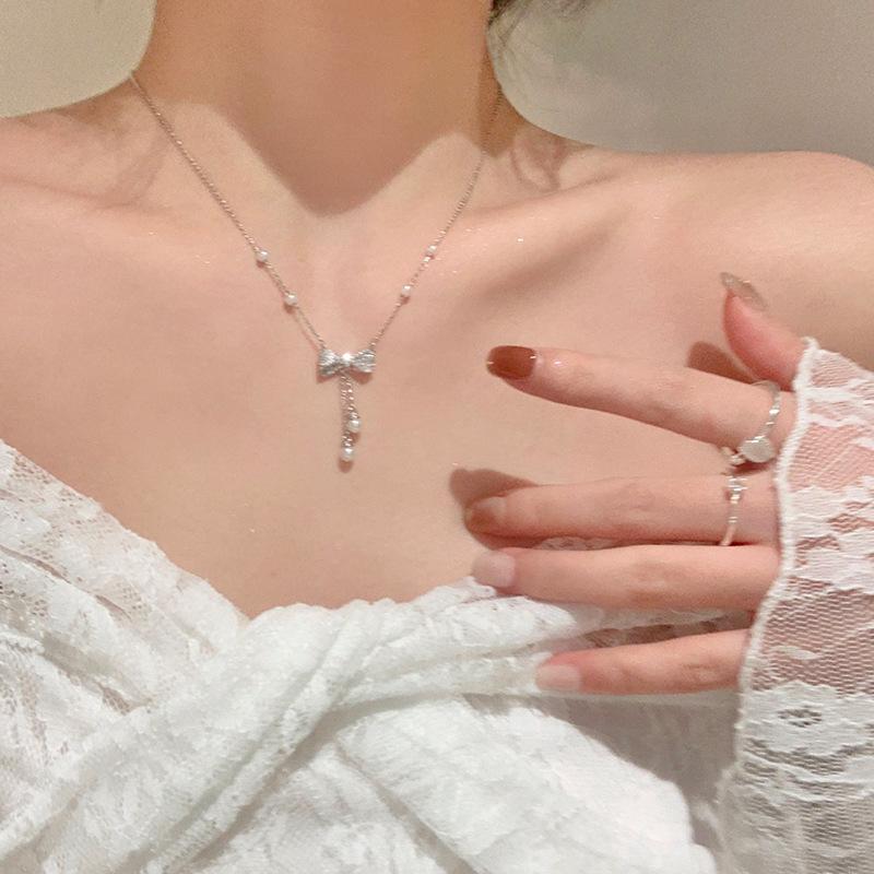 Female Niche Bow Tassel Necklace