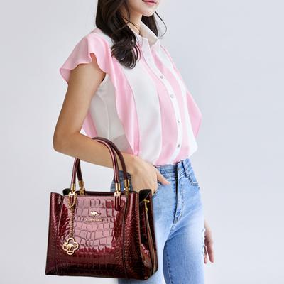 Nová kabelka z lakované krokodýlí kůže | Dámská prostorná taška přes rameno crossbody | Módní všestranný ležérní styl pro dojíždění a trendy
