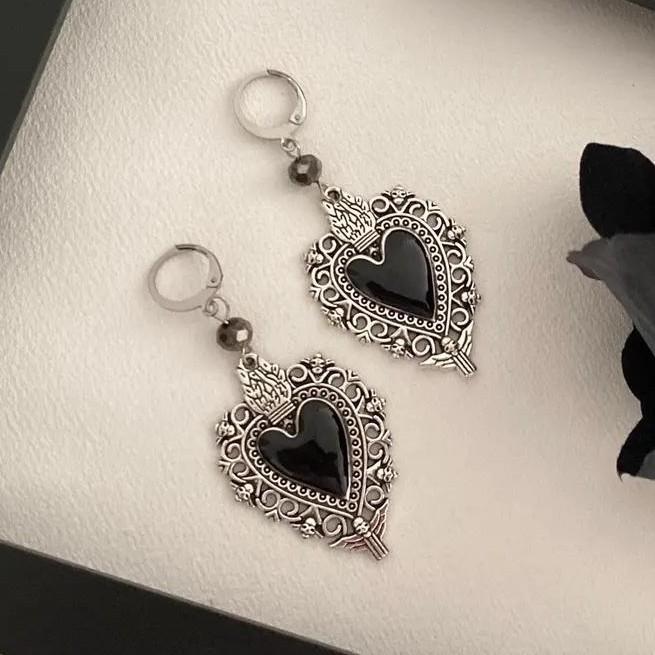 Fashion Exquisite Carved Sliver Color Lacework Flame Cross Black Sacred Heart Hoop Earrings for Women Gothic Halloween Jewelry