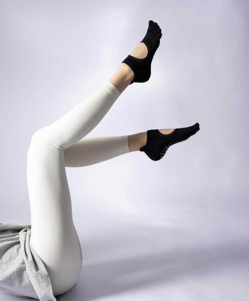 Suerba Pilates and Yoga Air Set of 2 X Women's Five-Toe Socks, Non-Slip, Durable, Conditioning/Sweat Protection, (Black Beige)