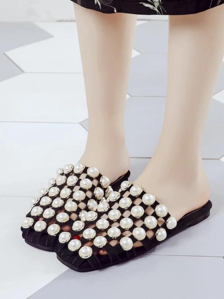 Moda Kadın Modası Rahat İnci Boncuklu Düz Çivili Terlikler Düz Renk İnci Sandaletler Rahat Düz Topuklu Kaymaz Parmak Arası Terlikler Hafif