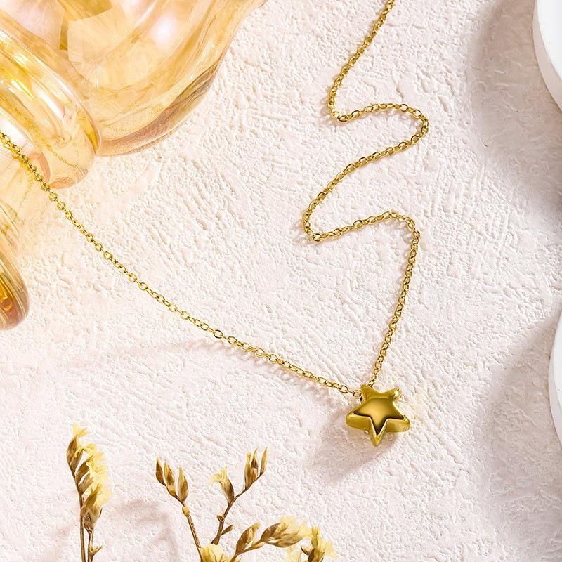 Versatile 18K Titanium Steel Five-Pointed Lucky Star Necklace for Women - Simple, Niche Collarbone Chain