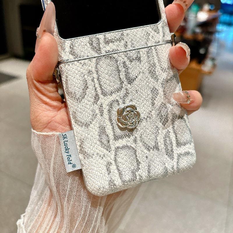 Stylish 3D Python Print Camellia Motorola Razr60 Ultra Drop-Proof Crossbody Lanyard Phone Case