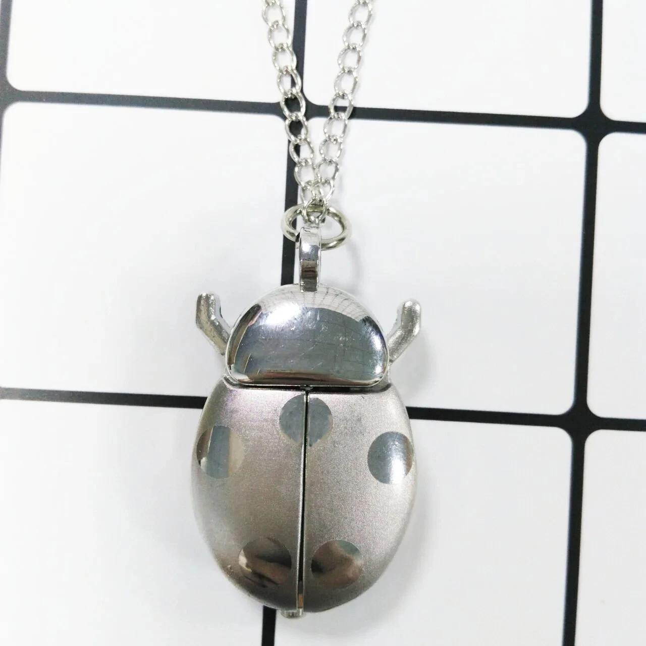 

Новые модные милые маленькие карманные часы с золотым жуком и цепочкой, легкие часы с подвеской в виде ожерелья для взрослых и детей, часы с божьей коровкой