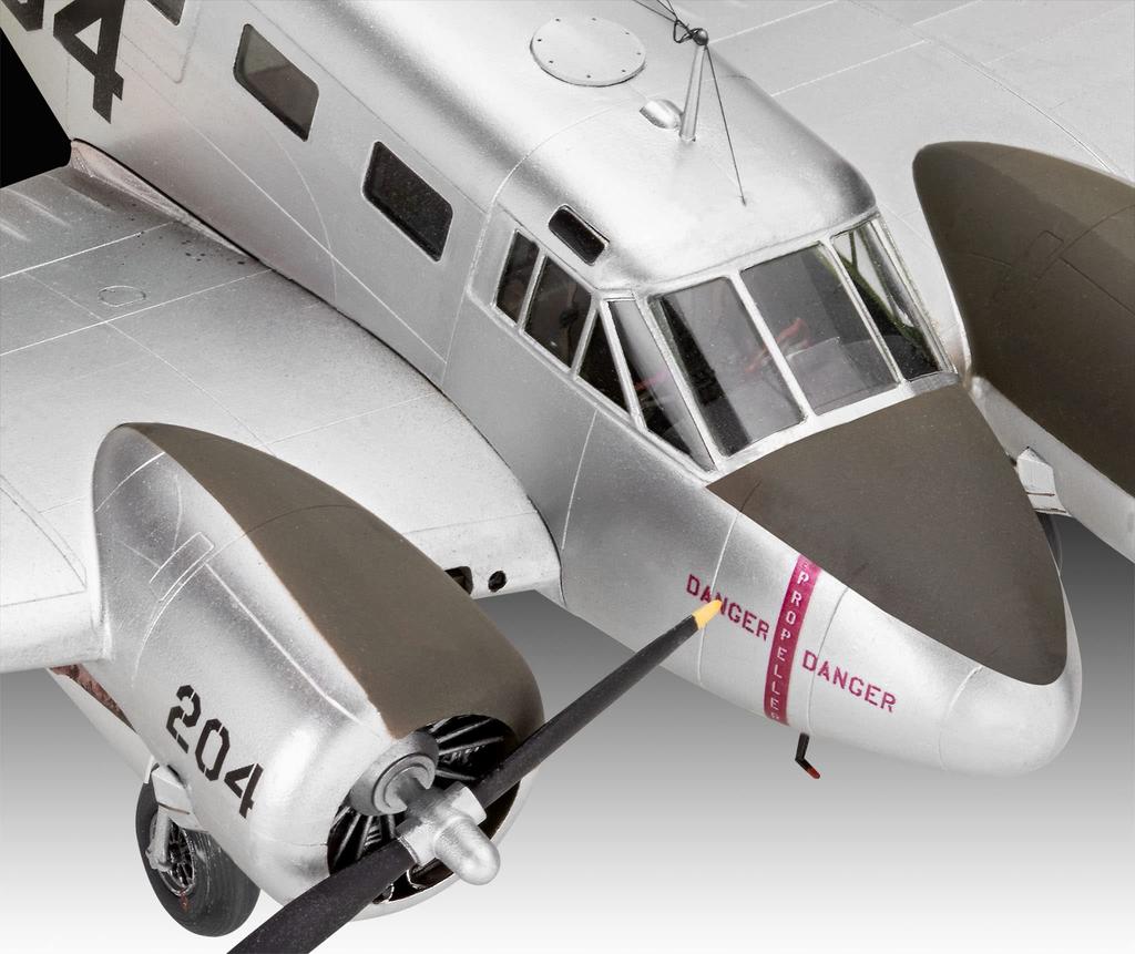 German Revell 1/48 Beechcraft Model 18 Plastic Model 03811
