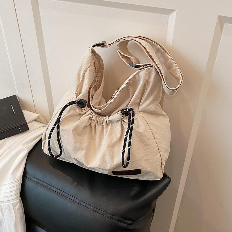 New drawstring messenger bag casual women's bag student shoulder bag sports light large capacity nylon bag