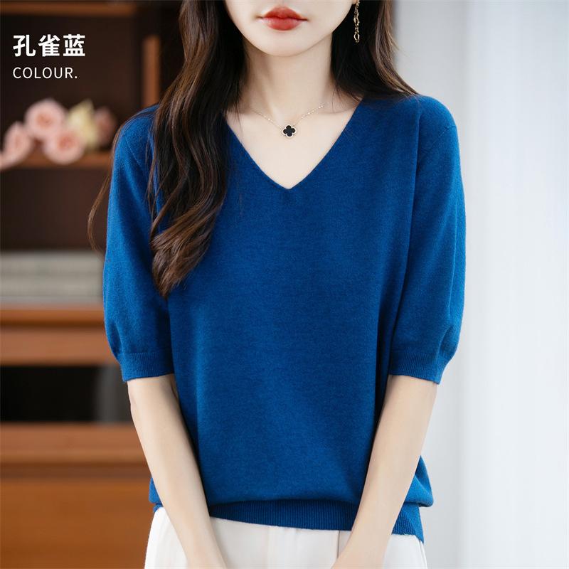 Knitted Short-sleeved T-shirt for Women A Thin V-neck Half-sleeve Top for Summer and Autumn