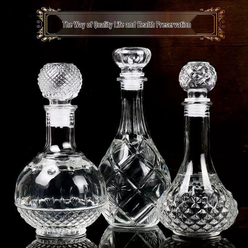 European Crystal XO Glass Decanter: Transparent Whiskey and Wine Bottle