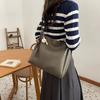 Retro high-end niche design commuter tote bag large bag women's 2025 new soft leather shoulder bag