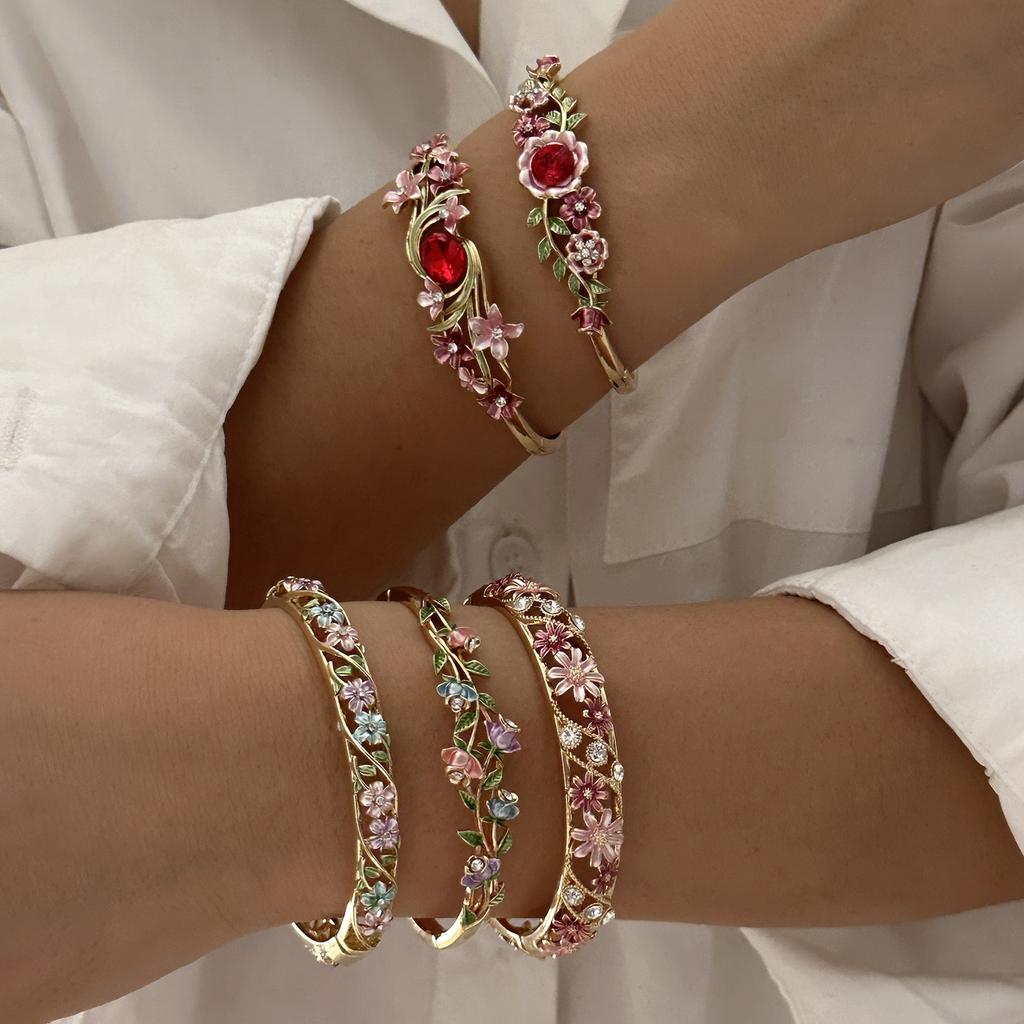 Ethnische Luxus Goldfarbe Hohl Offene Armreifen für Damen Vintage Bunte Blume Cloisonné Armbänder Eleganz Charms Schmuck Geschenke