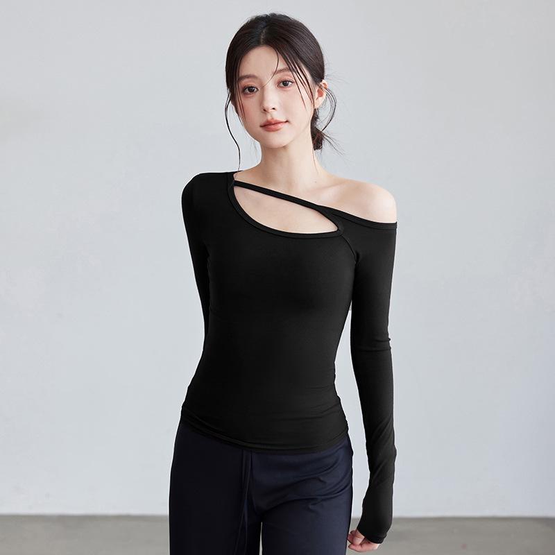 

Women s Hollow Long Sleeve Off-the-Shoulder Yoga Top with Diagonal Neck, Slimming Design for Autumn. L (for 105-115 jin) чорний