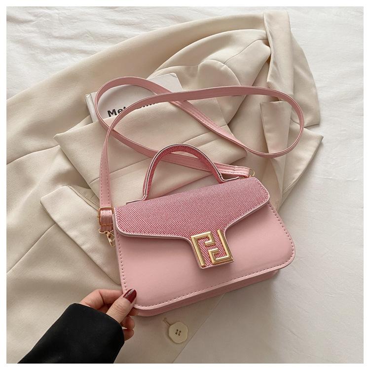 

2025 лето новый модный тренд маленькая квадратная сумка повседневная простая женская нишевая на плечо сумка-мессенджер розовый