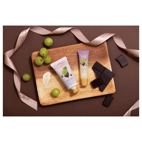 Chardonnay Chocolat Aroma Hand Cream 30mL (Moisturizing, addictive sweet scent reminiscent of chocolate-covered white grapes)