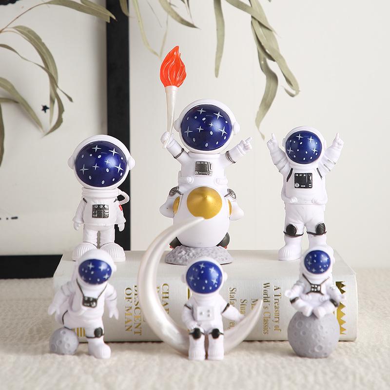 Small Resin Astronaut Figurine - Perfect for Home Decor, Valentine's, or Birthday Gift