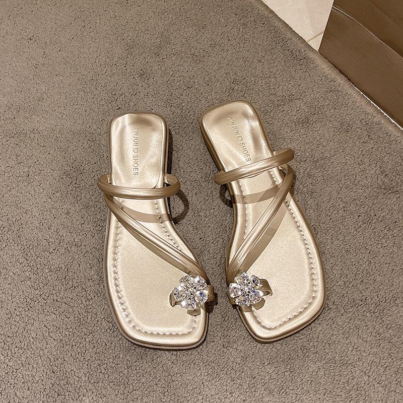 Square Head Rhinestone Cover Toe Cool Slippers Female Summer 2025 New Low-heeled Fairy Wind with Skirt Beach Cool Slippers