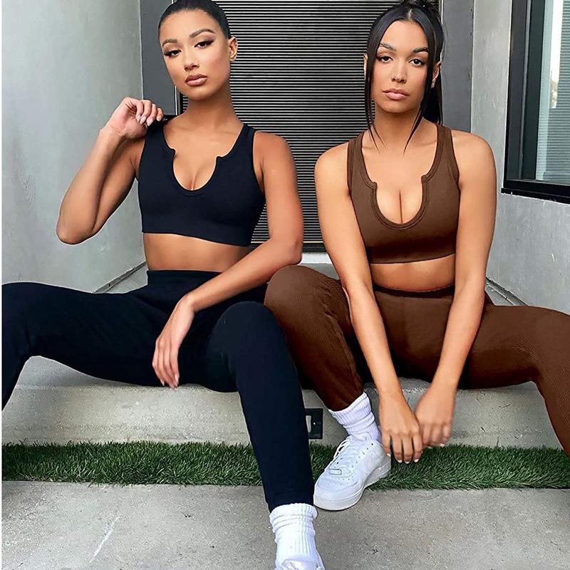 European & American Seamless Knitted Yoga Set: Peach Butt Sports Shorts & Short Sleeve Bra Vest for Summer Fitness