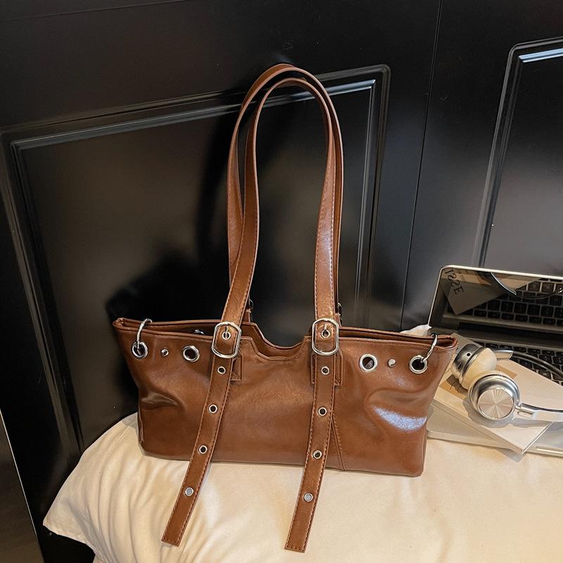 Retro high-value large-capacity handbag women's autumn and winter new temperament commuter shoulder bag underarm bag