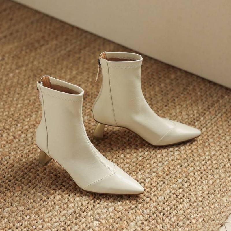 New Women's Solid Color Pointed Fashion Boots Leather High Heel Large Size Women's Boots Autumn and Winter Fine Heel Zipper Medium Boots