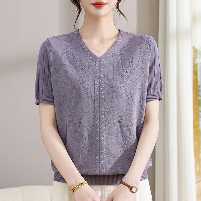 

Mom s V-Neck Knitted Ice Silk Summer Top – Short-Sleeved, Wide Fit, Stylish T-Shirt for Middle-Aged Women XL (90-115 jin) фіолетовий