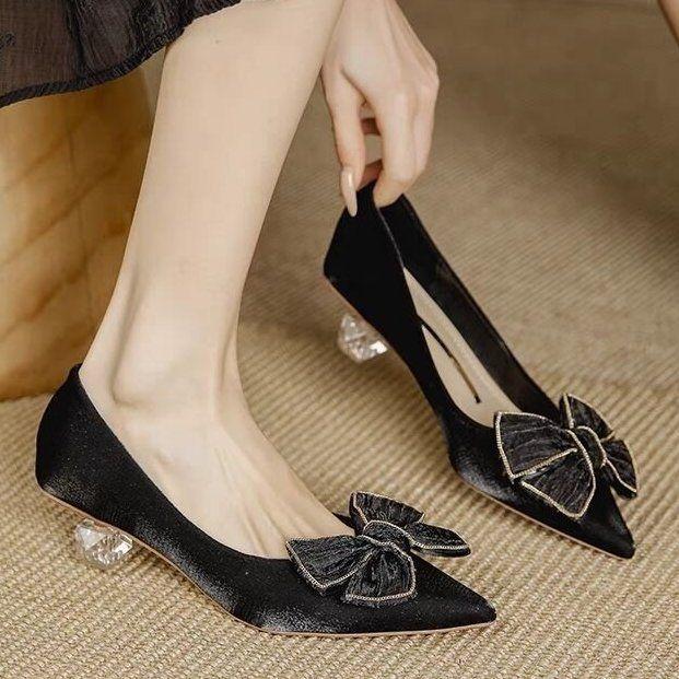 

French style with skirt design sense niche temperament celebrity high heels pointed thick heel medium heel bow soft sole single shoes 40 чорний