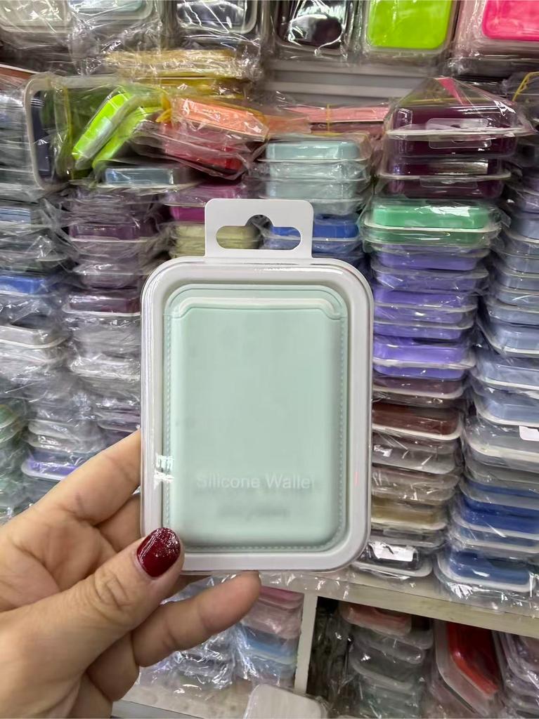 INS Candy Color Original Liquid Silicone Card Bag Case for Magsafe Phone Serie Portable Slim Strong Magnetic Card Storage Wallet