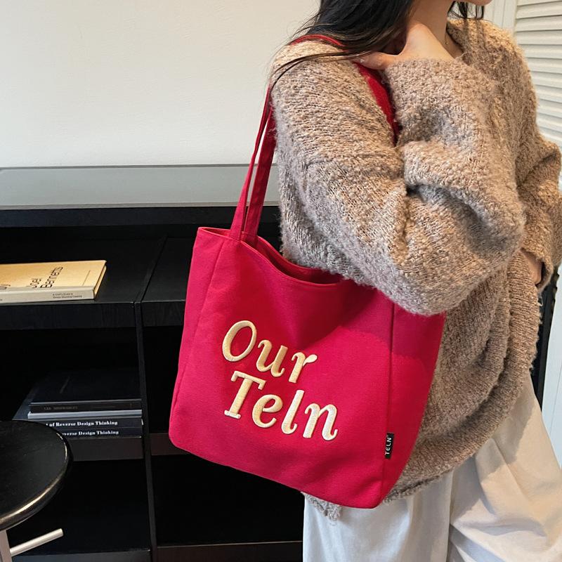 

New autumn and winter canvas bag student large capacity shoulder bag underarm bag women s bag niche tote bag бордовый