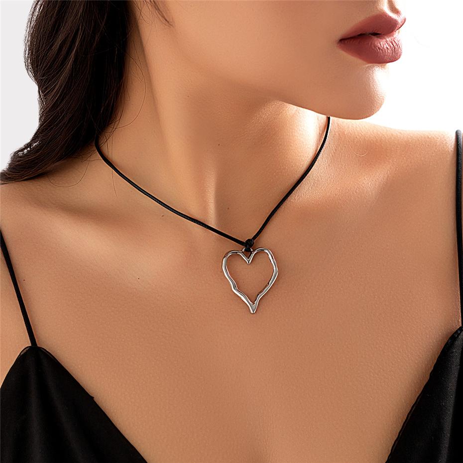 Ingemark Vintage Black Leather Braid Wax Cord Chain Necklace for Women Goth Hollow Out Love Heart Pendant Choker Y2k Jewelry New
