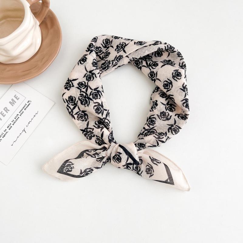 Polka dot silk scarf women's spring and summer new Korean ins versatile neck protection scarf fashion headscarf square scarf silk scarf