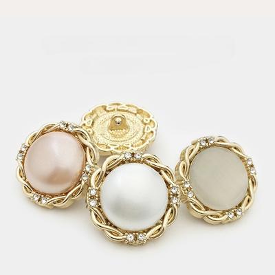 Lot de 10 boutons décoratifs en métal, style rétro, ornés de perles et de diamants, de 18 à 25 mm, parfaits pour un pull ou un tailleur femme.