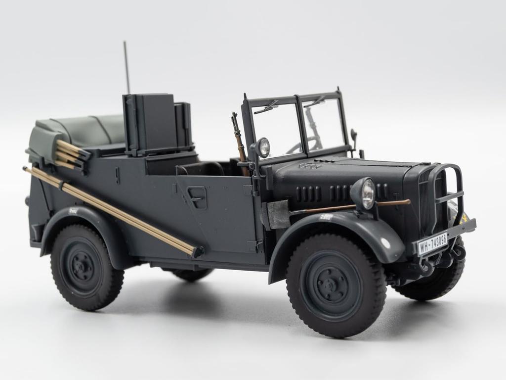 ICM Scale German Army Light Drive Vehicle Plastic Model Kit 35583 1/35 le.gl.Einheitz-Pkw Kfz.2 Four-Wheel Radio-Equipped
