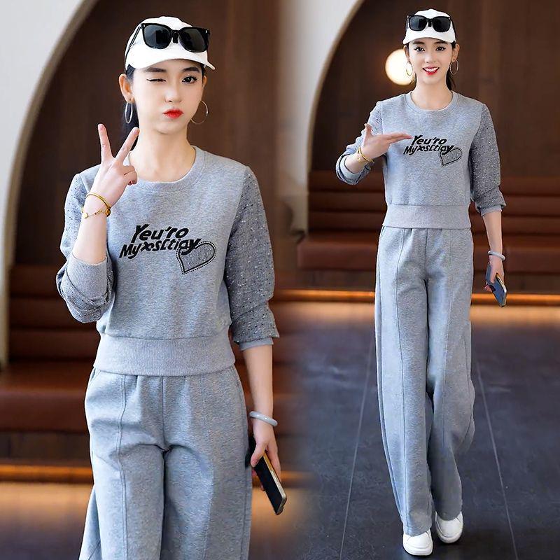 Women's Autumn 2025 Stylish Casual Sportswear Set: Age-Reducing Hoodie & Slimming Wide-Leg Pants.