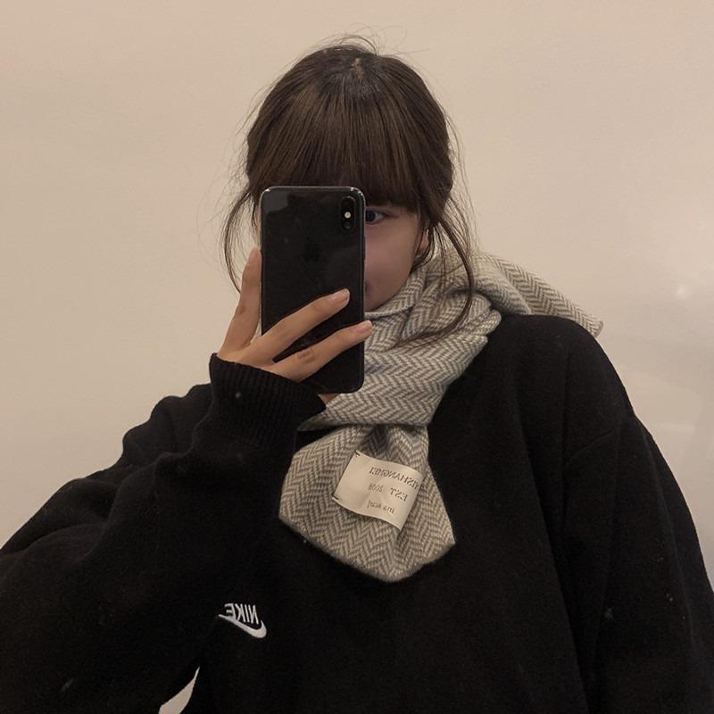 Retro fashion herringbone patch small scarf to keep warm in autumn and winter, student versatile casual scarf men